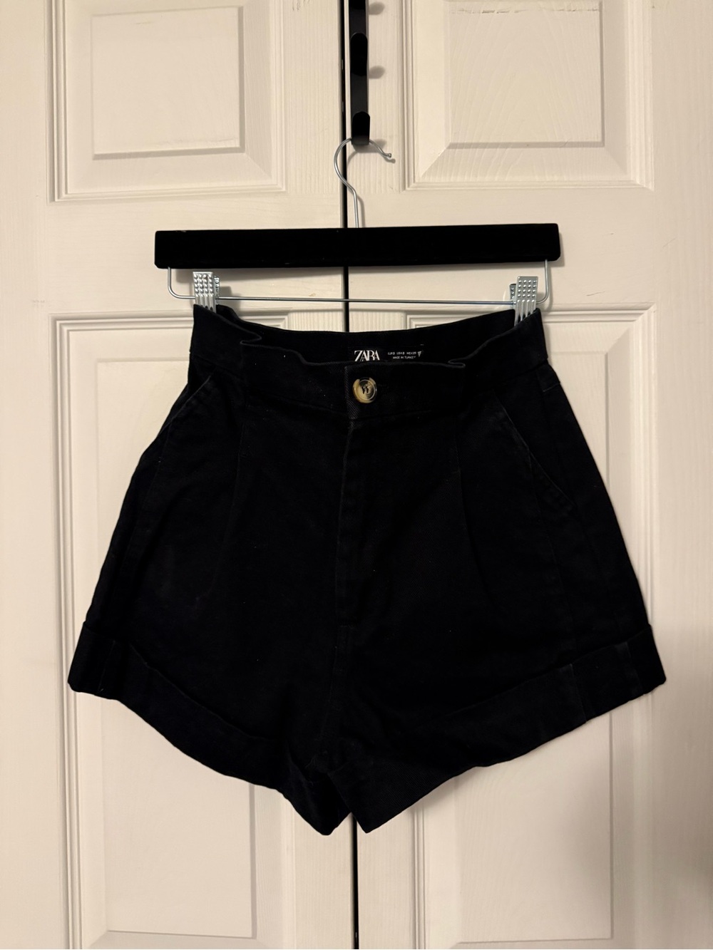 Zara Black High-Waist Rolled-Hem Shorts